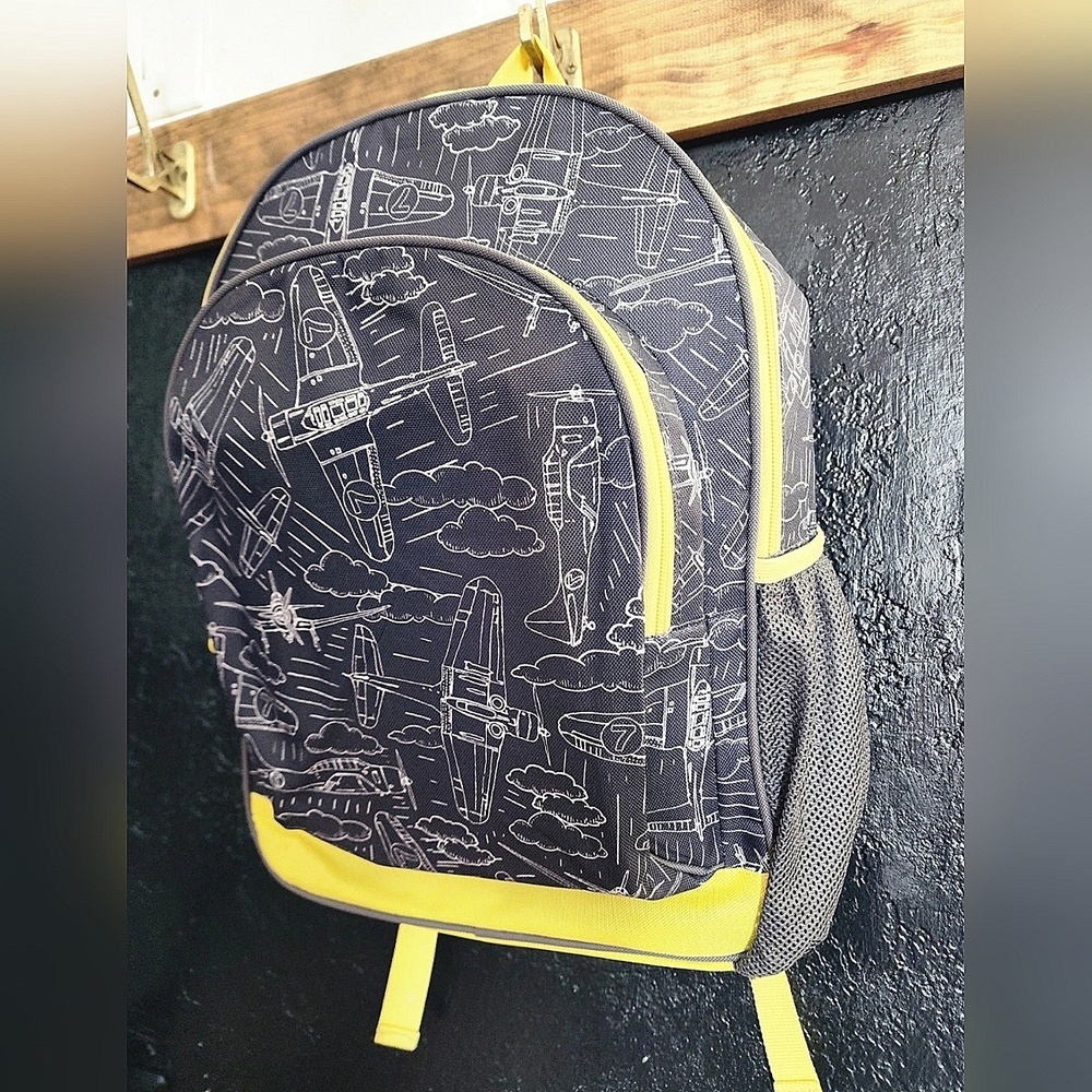 GYMBOREE AIRPLANES PATTERN BACKPACK BLACK AND YELLOW 2 ZIP POCKETS 1 CUP SLEEVE